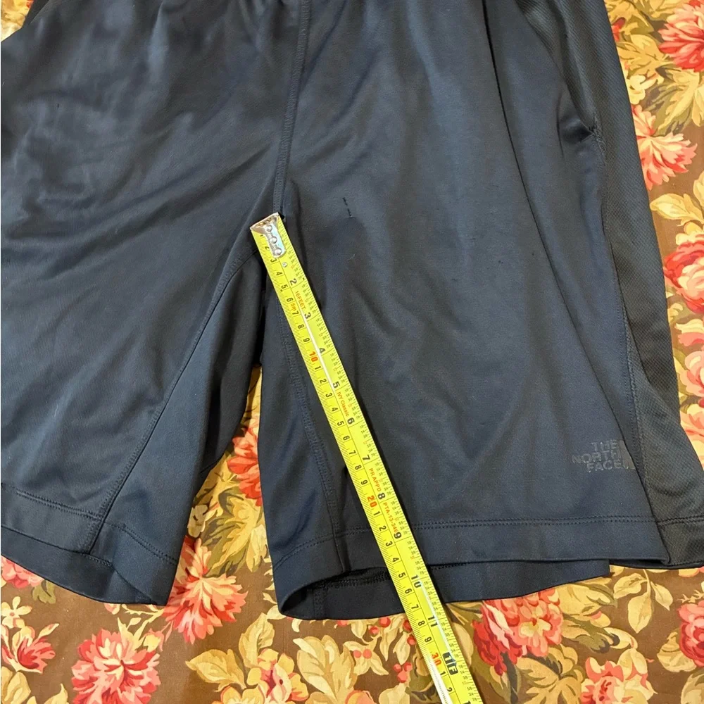 The North Face Mens Black‎ Drawstring Gym/Running Shorts Size M/Large
